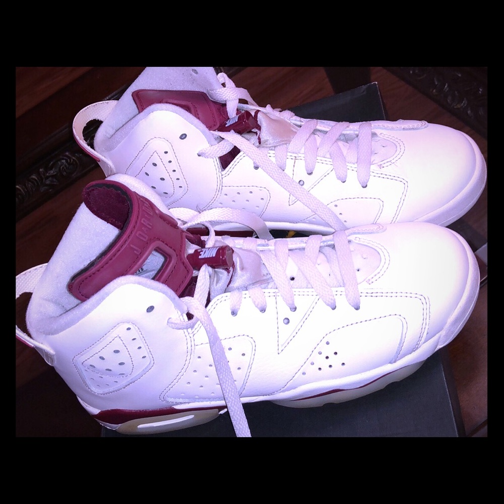 LIKE NEW NIKE JORDAN RETRO 6 Size 6.5Y
